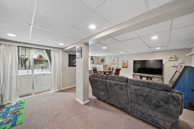 1313 Gilray Drive, Joliet, IL 60431