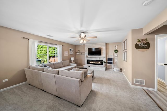 1313 Gilray Drive, Joliet, IL 60431