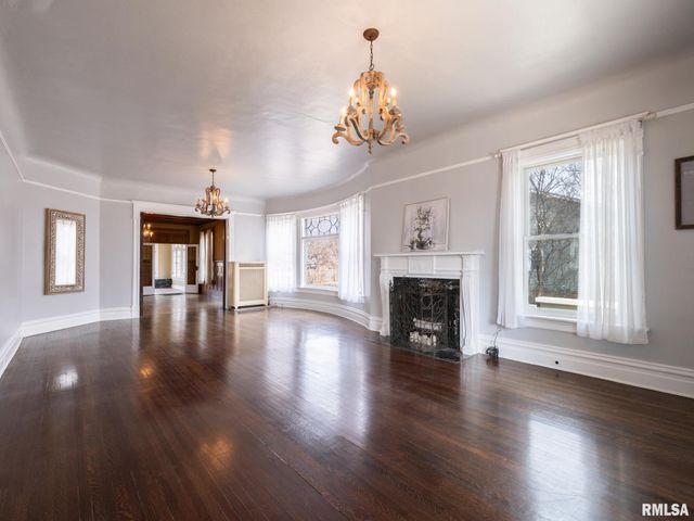 725 PARK Avenue, Pekin, IL 61554