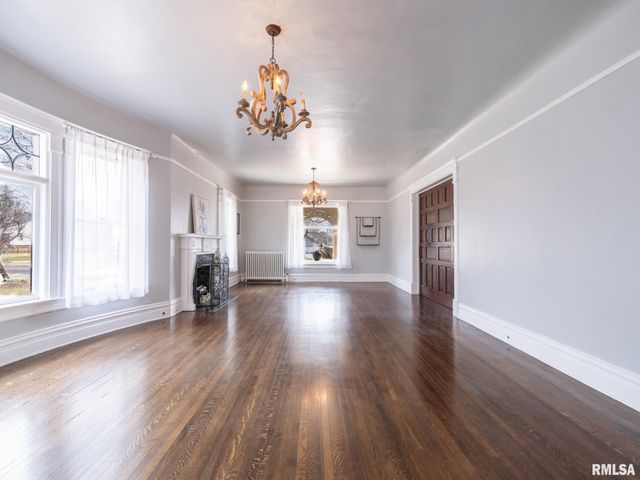 725 PARK Avenue, Pekin, IL 61554