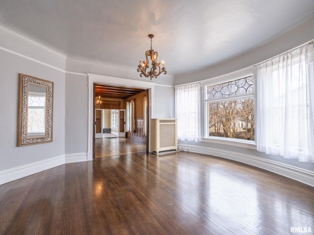 725 PARK Avenue, Pekin, IL 61554