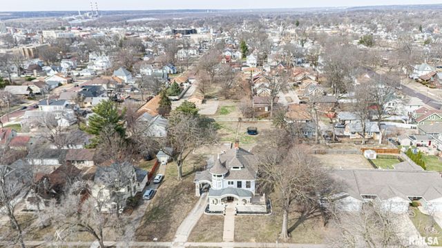 725 PARK Avenue, Pekin, IL 61554