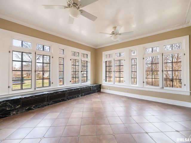 725 PARK Avenue, Pekin, IL 61554