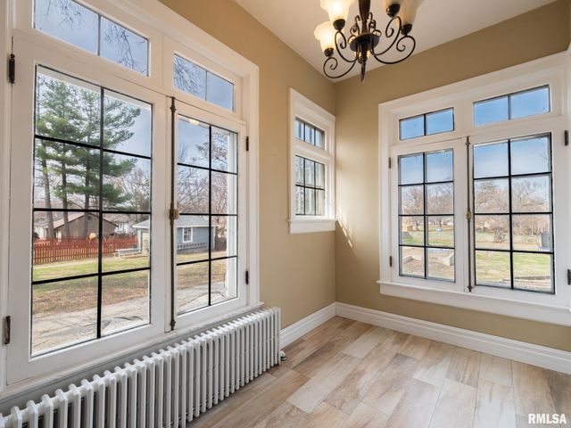 725 PARK Avenue, Pekin, IL 61554