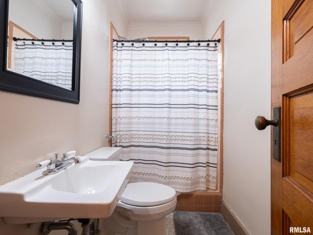 725 PARK Avenue, Pekin, IL 61554