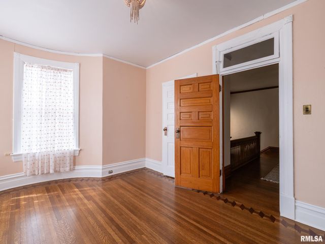 725 PARK Avenue, Pekin, IL 61554