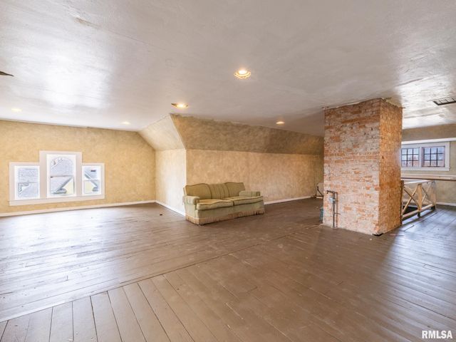 725 PARK Avenue, Pekin, IL 61554