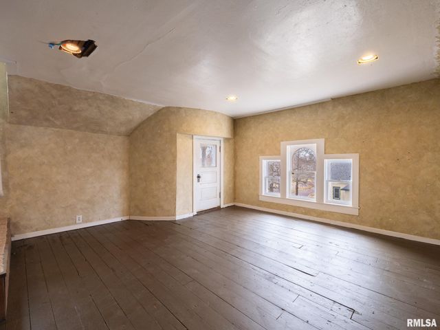 725 PARK Avenue, Pekin, IL 61554