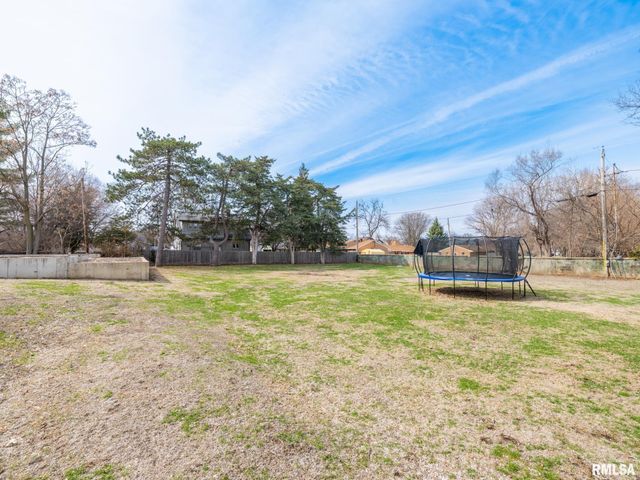 725 PARK Avenue, Pekin, IL 61554