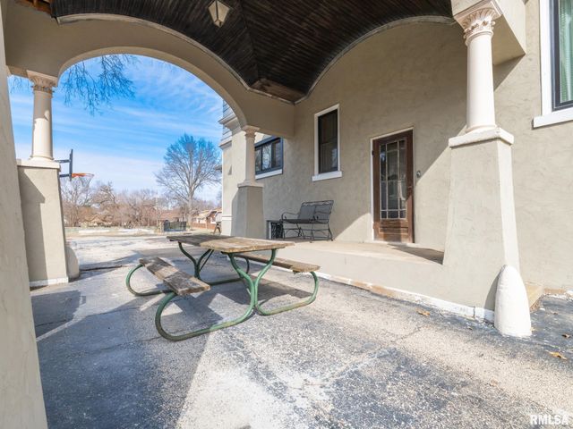 725 PARK Avenue, Pekin, IL 61554