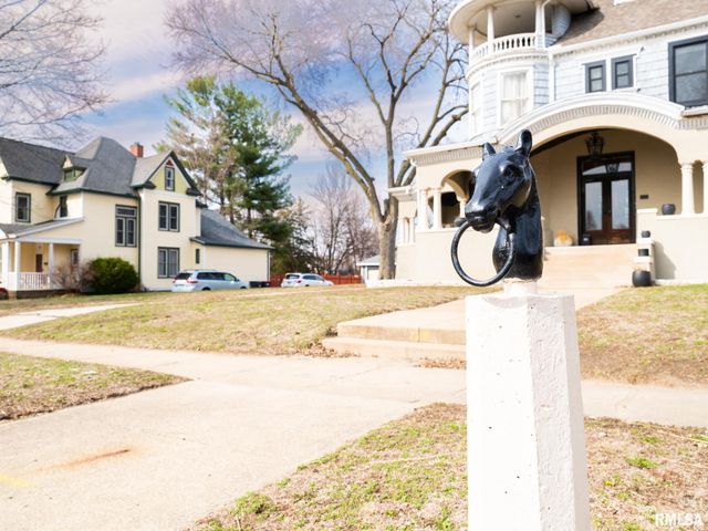 725 PARK Avenue, Pekin, IL 61554