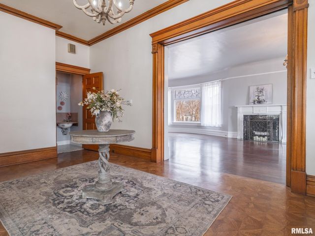 725 PARK Avenue, Pekin, IL 61554