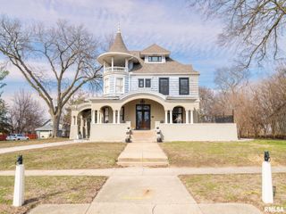 725 PARK Avenue, Pekin, IL 61554