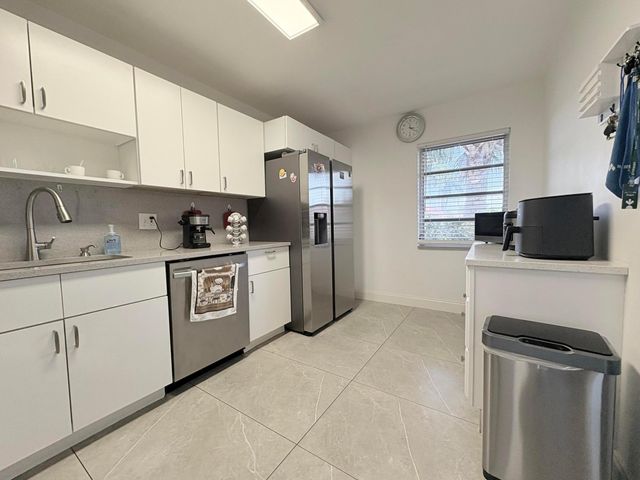 5775 W Fernley Drive W 121, West Palm Beach, FL 33415