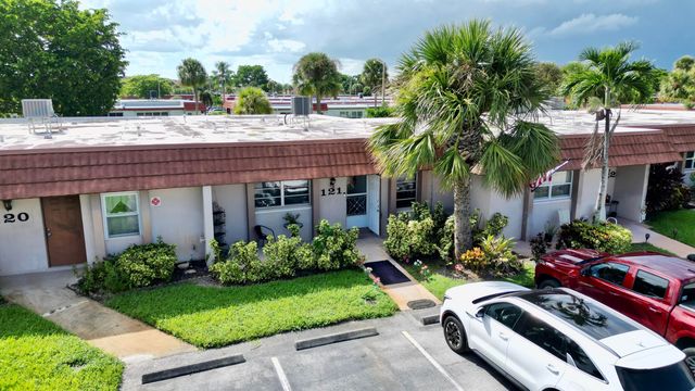 5775 W Fernley Drive W 121, West Palm Beach, FL 33415