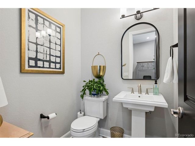 8457 S Shawnee Ct, Aurora, CO 80016
