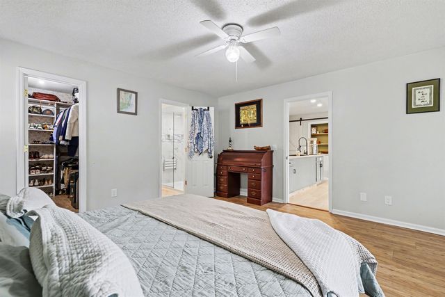 40 Pine Grove Ln., Georgetown, SC 29440