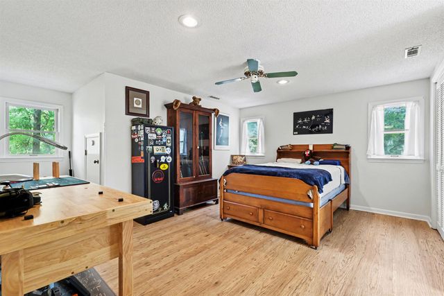 40 Pine Grove Ln., Georgetown, SC 29440