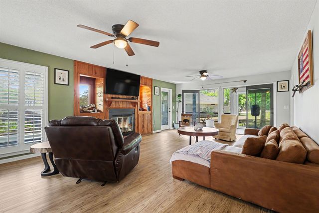 40 Pine Grove Ln., Georgetown, SC 29440