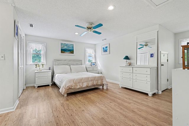 40 Pine Grove Ln., Georgetown, SC 29440