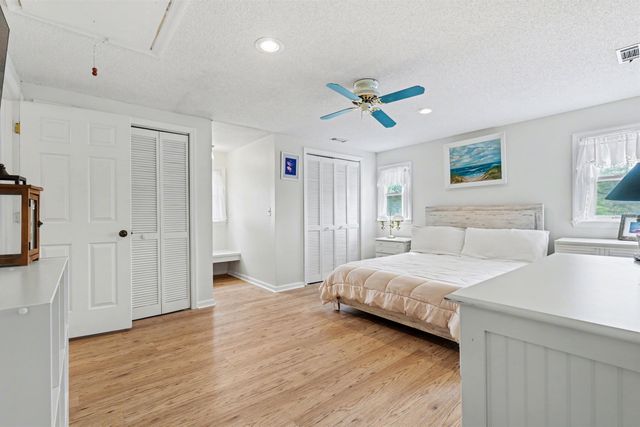 40 Pine Grove Ln., Georgetown, SC 29440