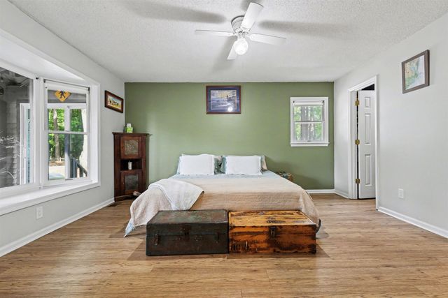 40 Pine Grove Ln., Georgetown, SC 29440