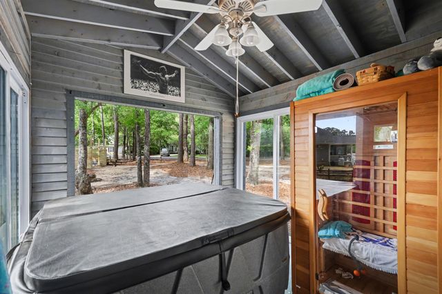 40 Pine Grove Ln., Georgetown, SC 29440