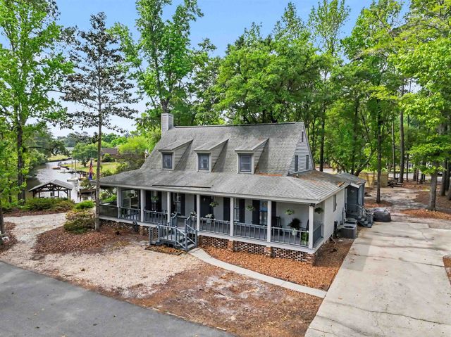 40 Pine Grove Ln., Georgetown, SC 29440