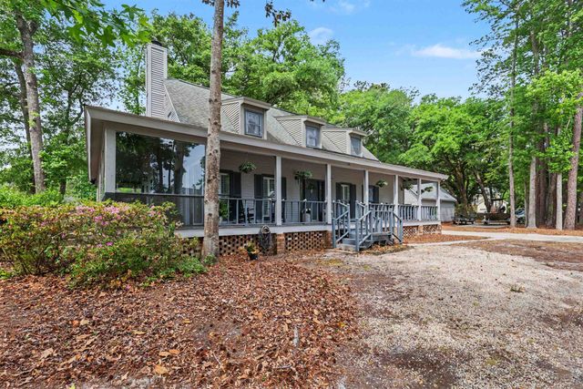 40 Pine Grove Ln., Georgetown, SC 29440