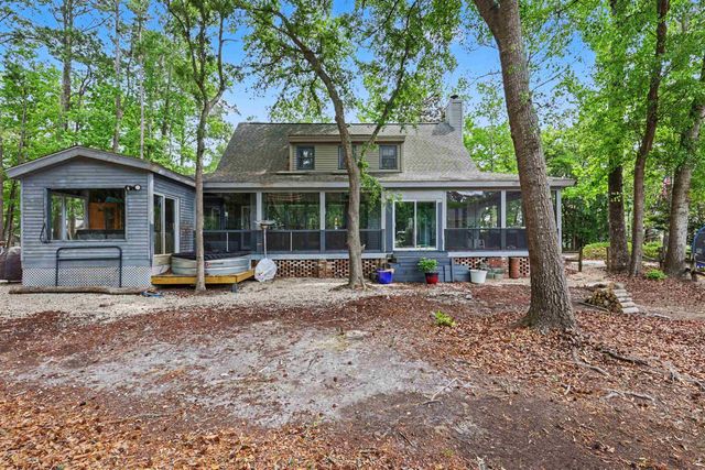 40 Pine Grove Ln., Georgetown, SC 29440
