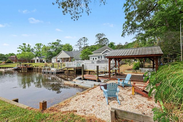 40 Pine Grove Ln., Georgetown, SC 29440