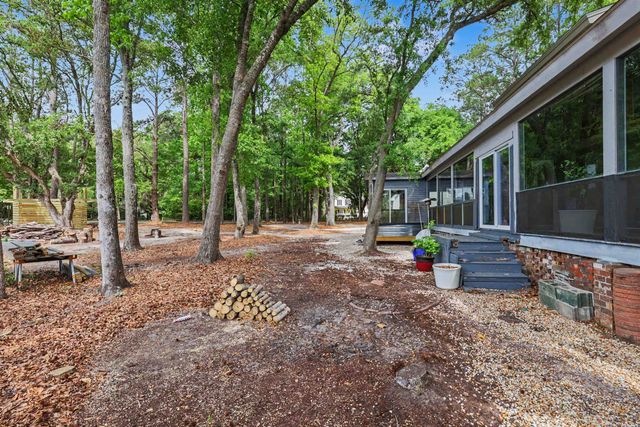 40 Pine Grove Ln., Georgetown, SC 29440
