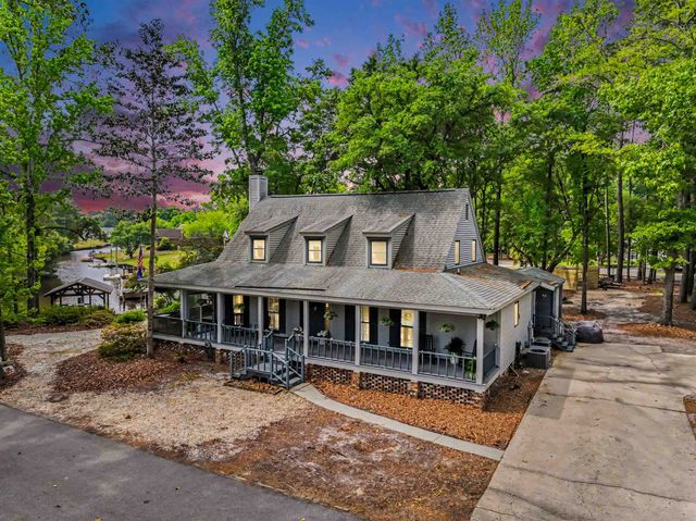 40 Pine Grove Ln., Georgetown, SC 29440