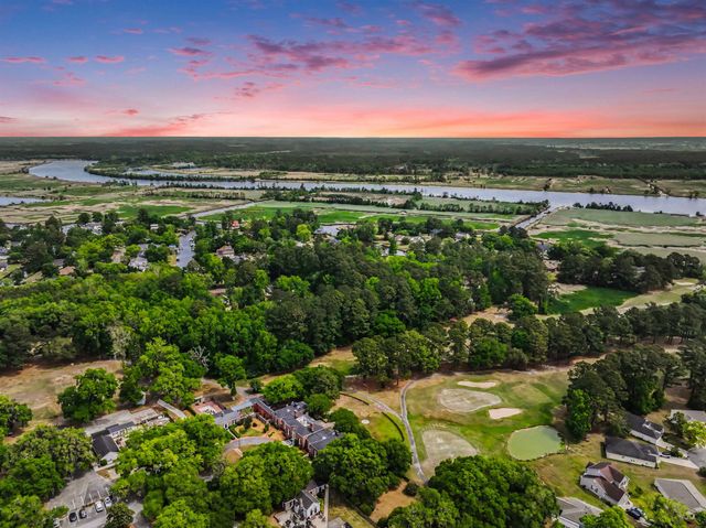 40 Pine Grove Ln., Georgetown, SC 29440
