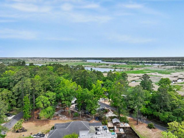 40 Pine Grove Ln., Georgetown, SC 29440