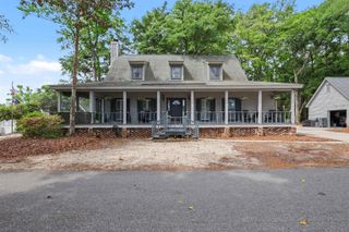 40 Pine Grove Ln., Georgetown, SC 29440