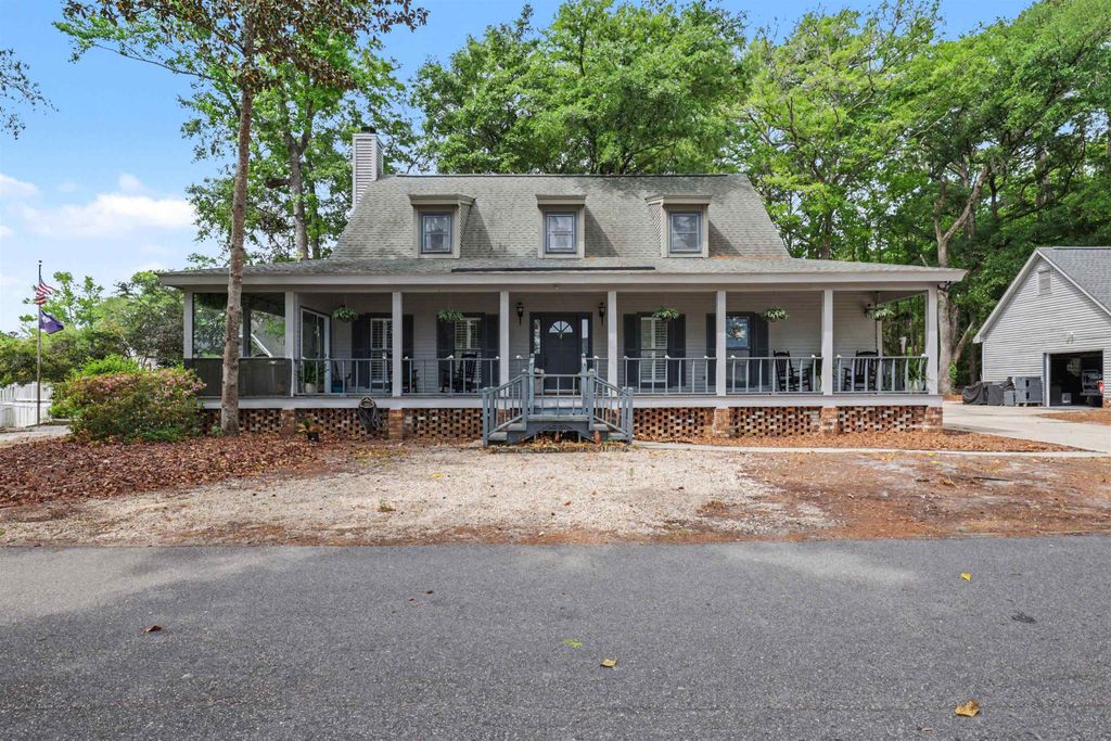 40 Pine Grove Ln., Georgetown, SC 29440