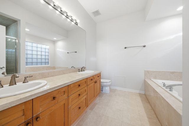 535 N WOOD Street, Chicago, IL 60622