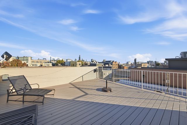 535 N WOOD Street, Chicago, IL 60622