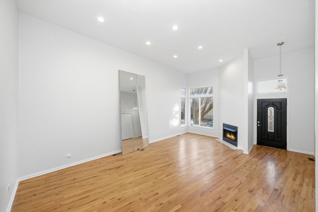 535 N WOOD Street, Chicago, IL 60622