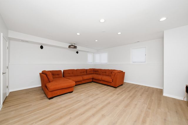 535 N WOOD Street, Chicago, IL 60622