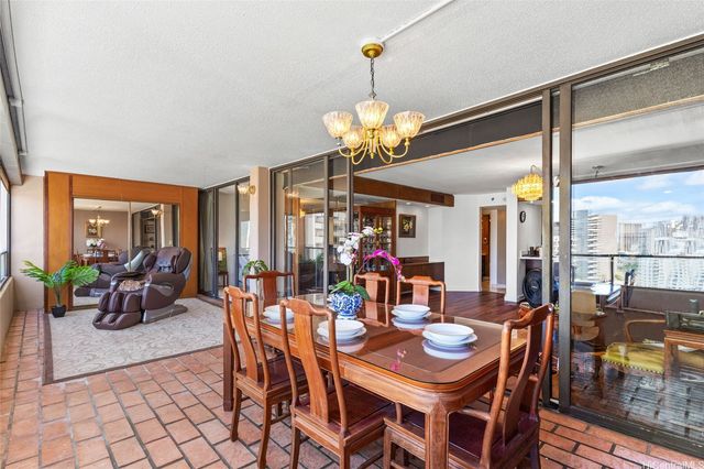 583 Kamoku Street DH1707, Honolulu, HI 96826