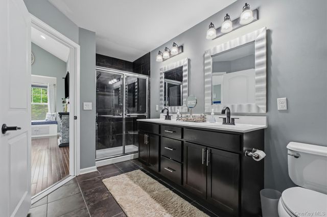 2608 Hawthorn Way, New Windsor, NY 12553