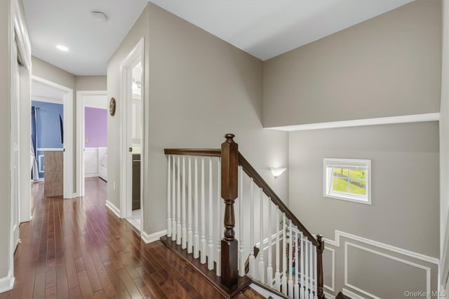 2608 Hawthorn Way, New Windsor, NY 12553