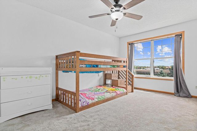 422 Hickory Lane N, Oakdale, MN 55128