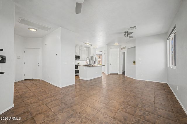 1225 E GRENADINE Road, Phoenix, AZ 85040