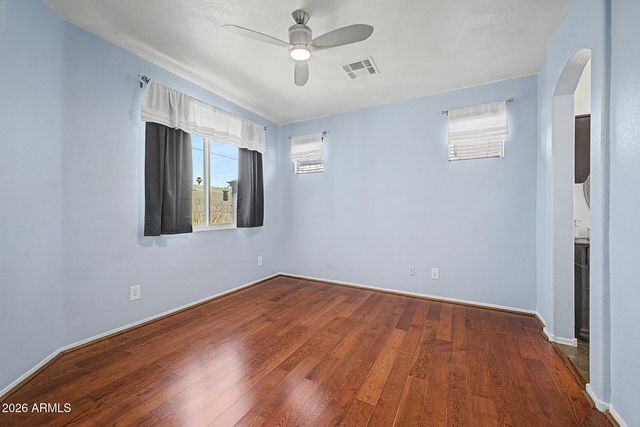 1225 E GRENADINE Road, Phoenix, AZ 85040