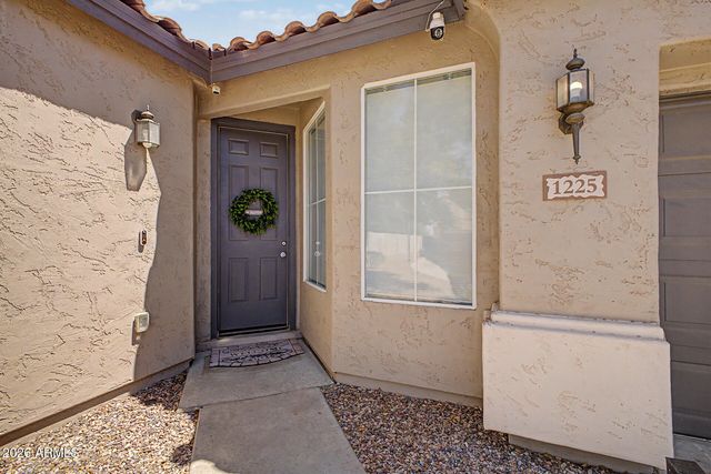 1225 E GRENADINE Road, Phoenix, AZ 85040