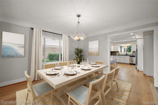 580 N Brys Drive, Grosse Pointe Woods, MI 48236