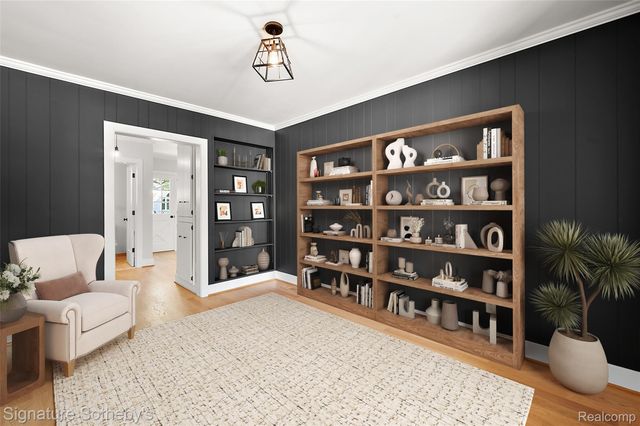 580 N Brys Drive, Grosse Pointe Woods, MI 48236